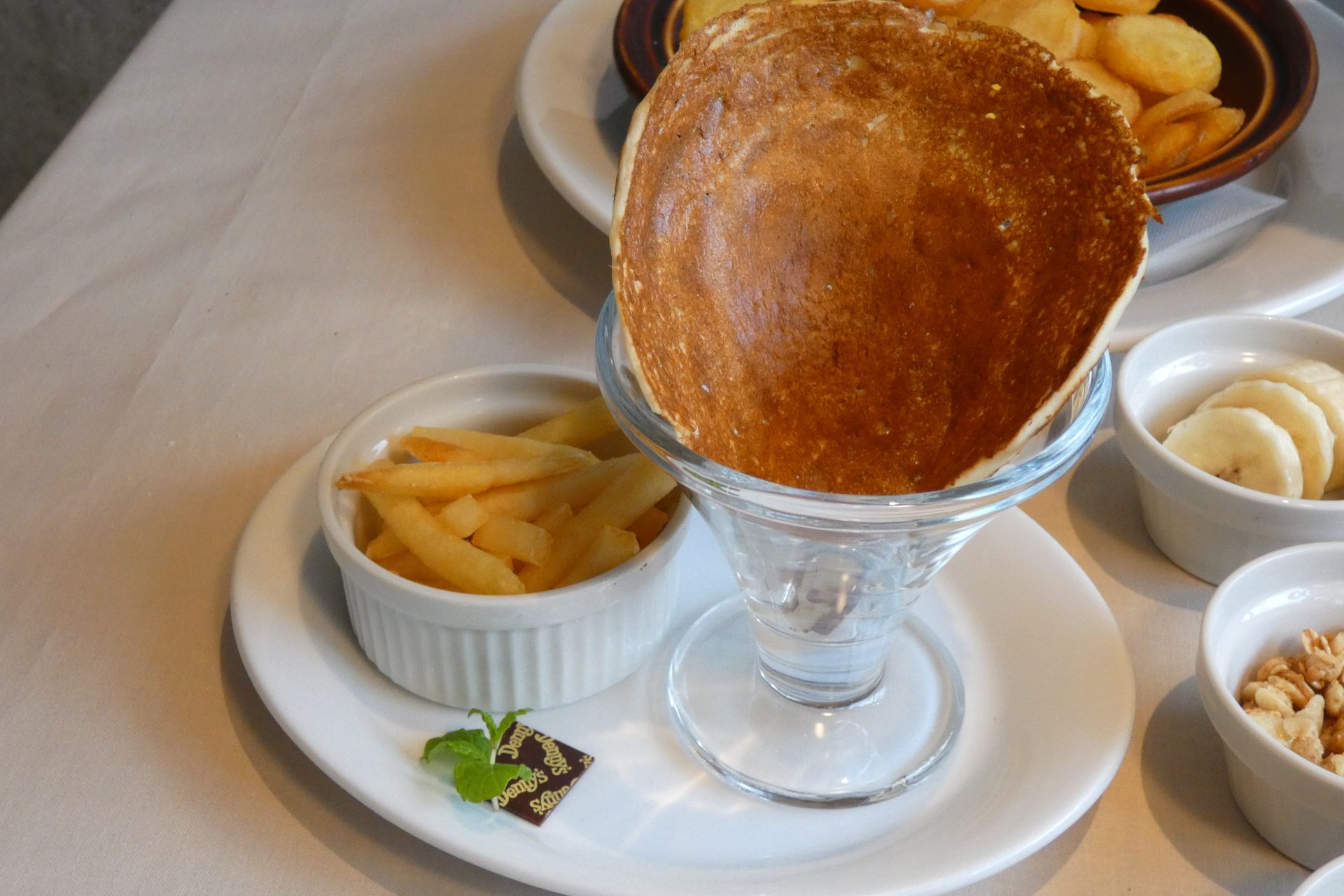 こちらはミニサイズの「クリスピークレープ」