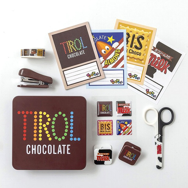 マスキングテープ、ホチキス、ハサミなどをチロルチョコの缶に