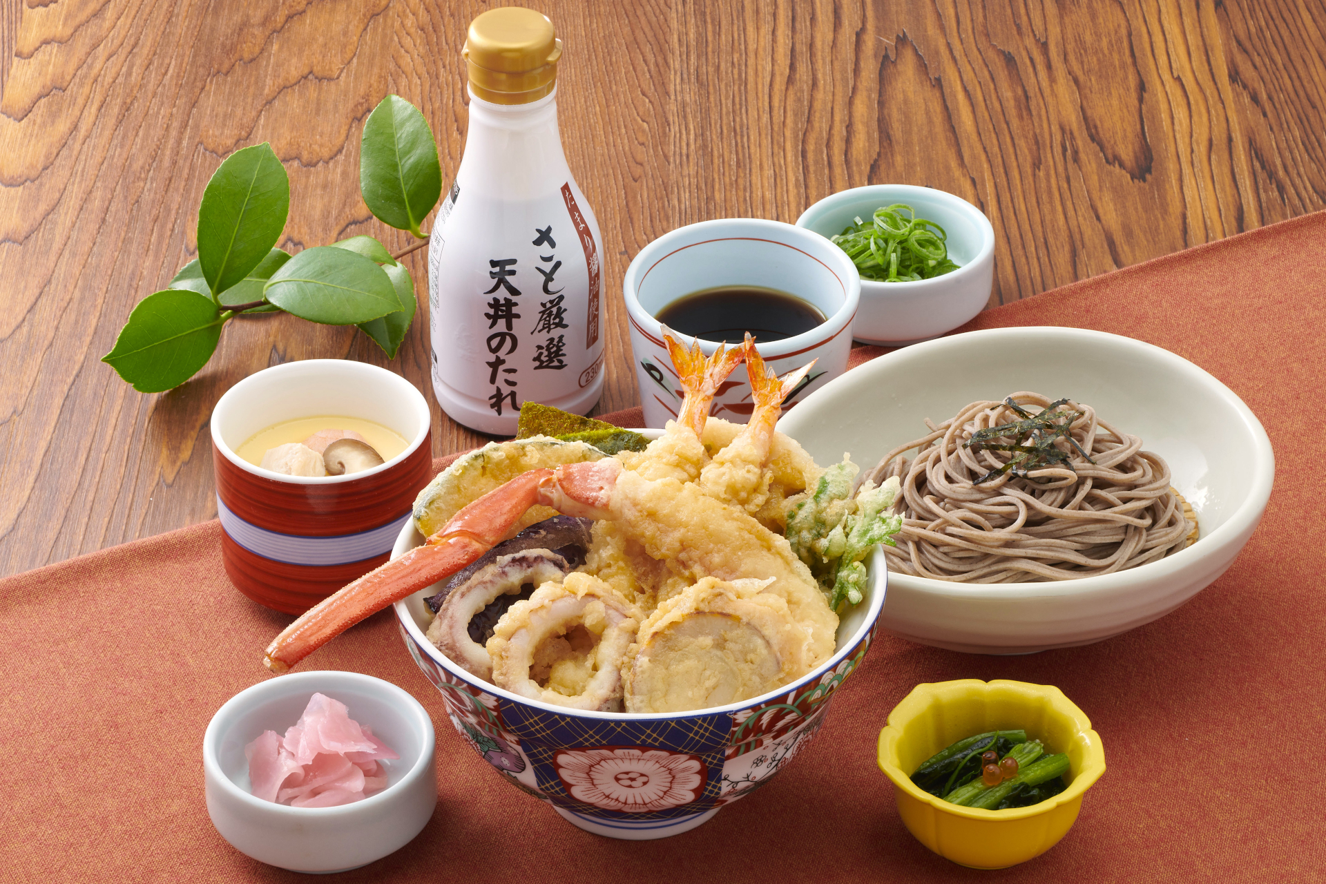 「本ずわいがにと海老の海鮮天丼御膳」（1978円）