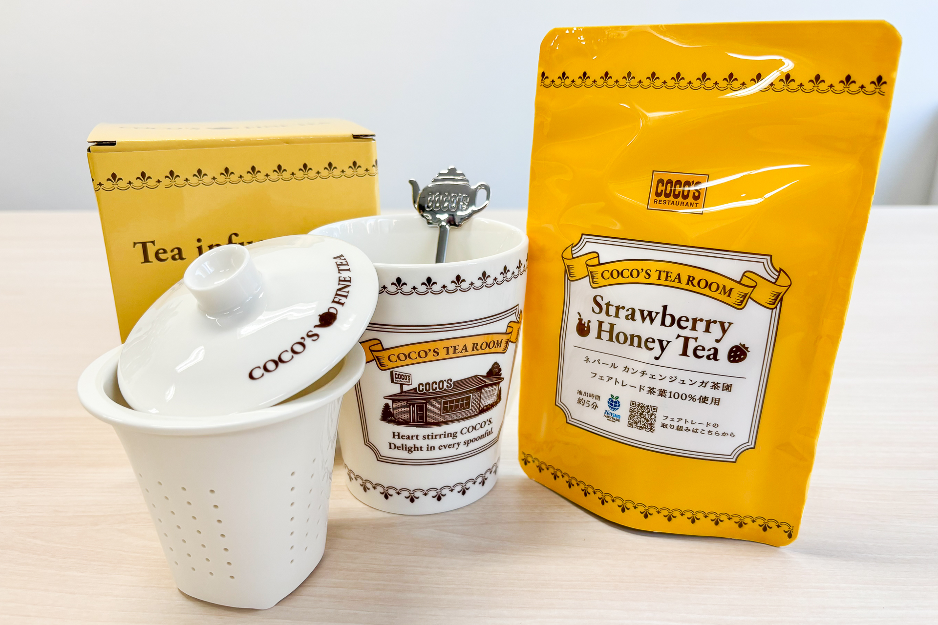 「茶こし付きマグカップ」「ティースプーン」「【福袋限定】ストロベリーハニーティー」