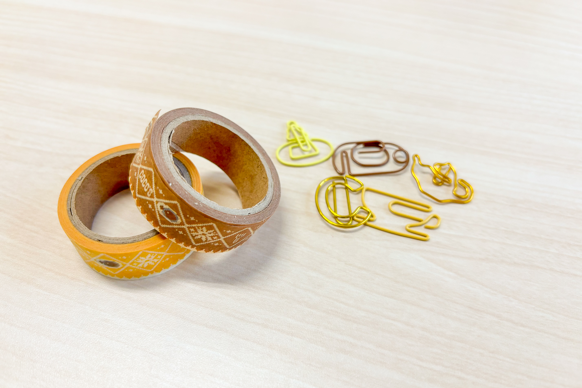 「マスキングテープ（2種）」「ゼムクリップ（5種）」