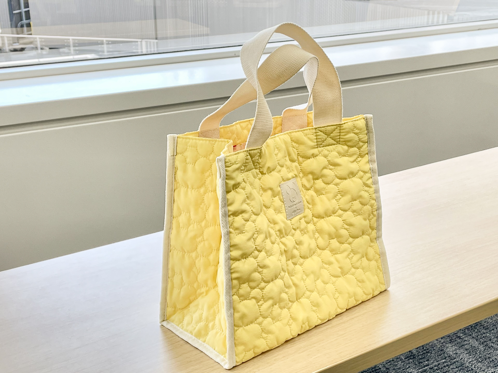 「くまのがっこう 湯たんぽ」約190×305mm（幅×高さ）