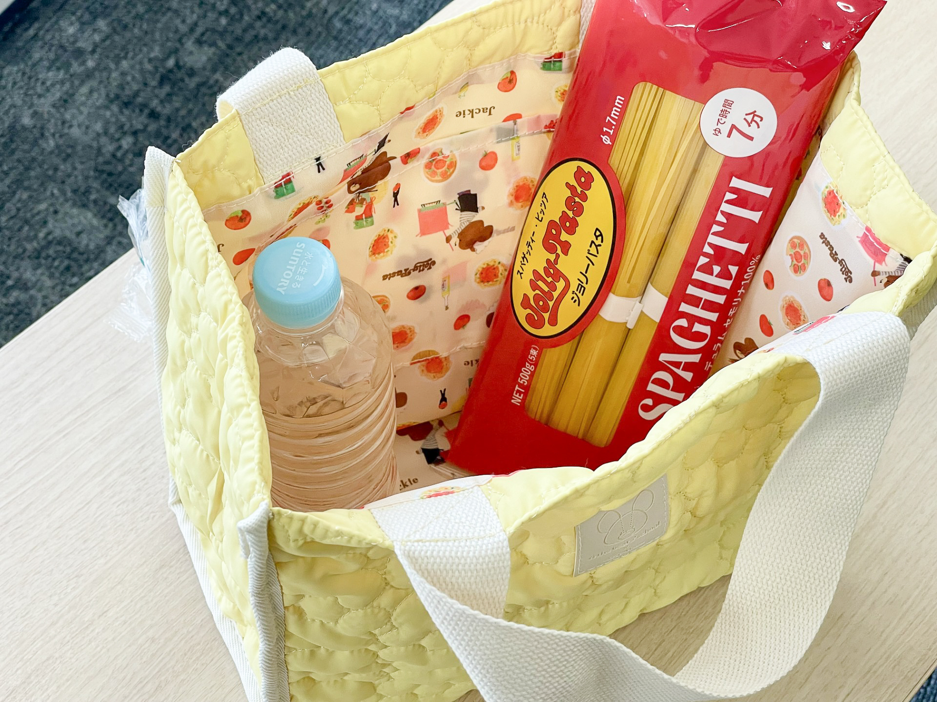 「くまのがっこう 湯たんぽ」約190×305mm（幅×高さ）