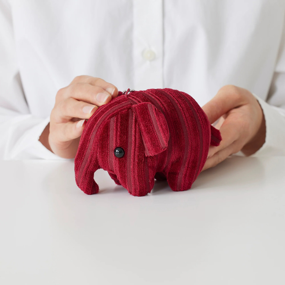 コメダ、即完売だった「ドムドムハンバーガー」コラボ福袋のグッズを