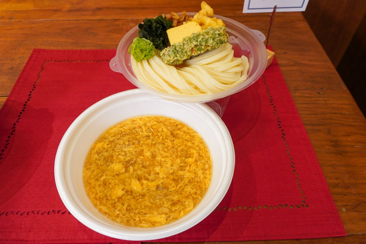 2種の天ぷらとおかずの定番玉子あんかけうどん弁当