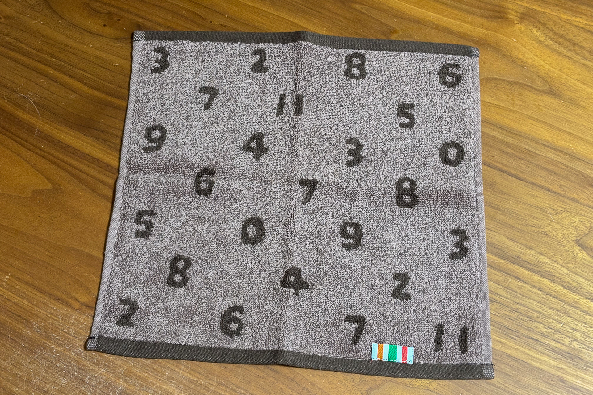 ジャガードハンドタオル