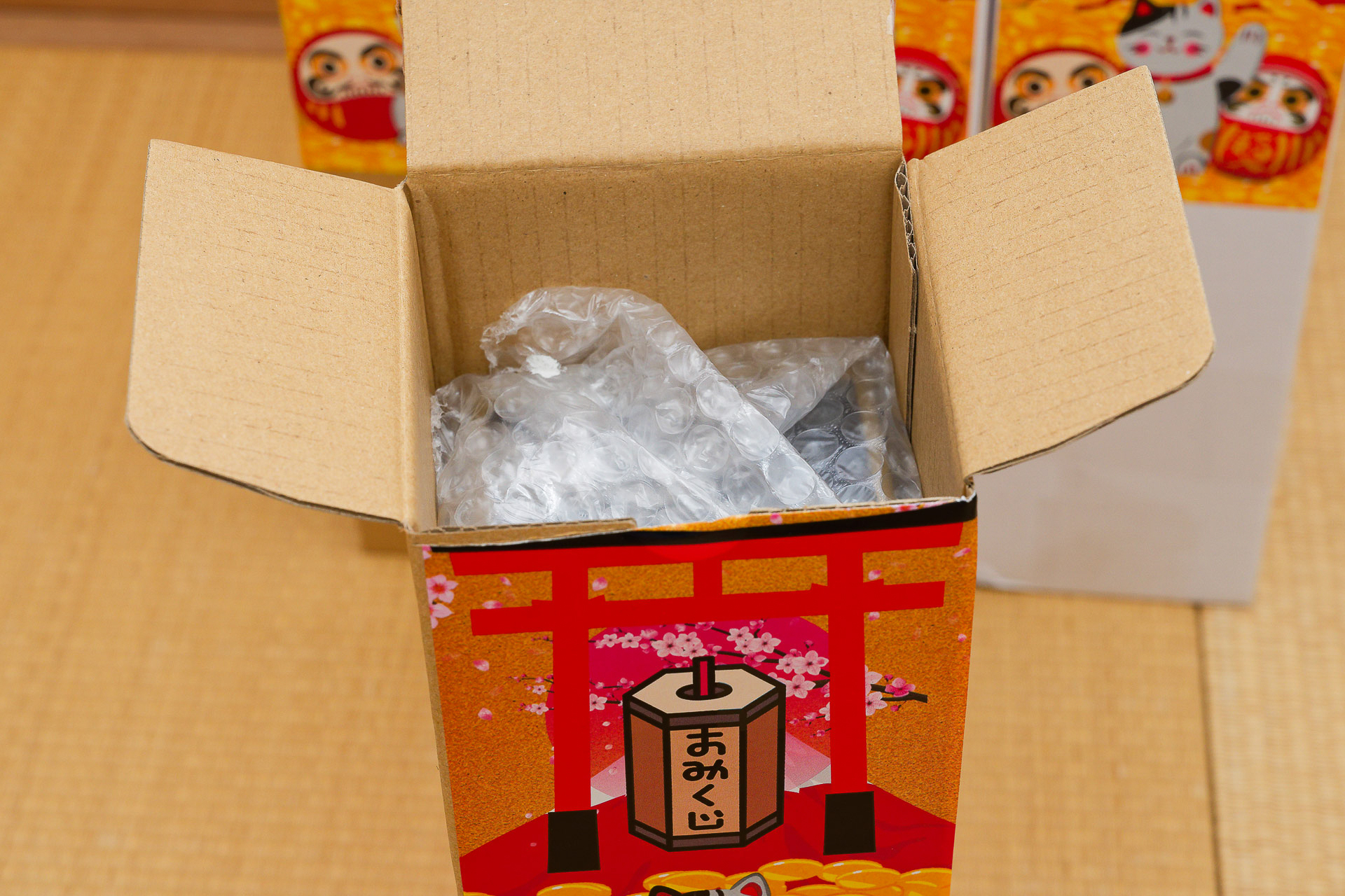 2本目は何やら黒っぽいカートン