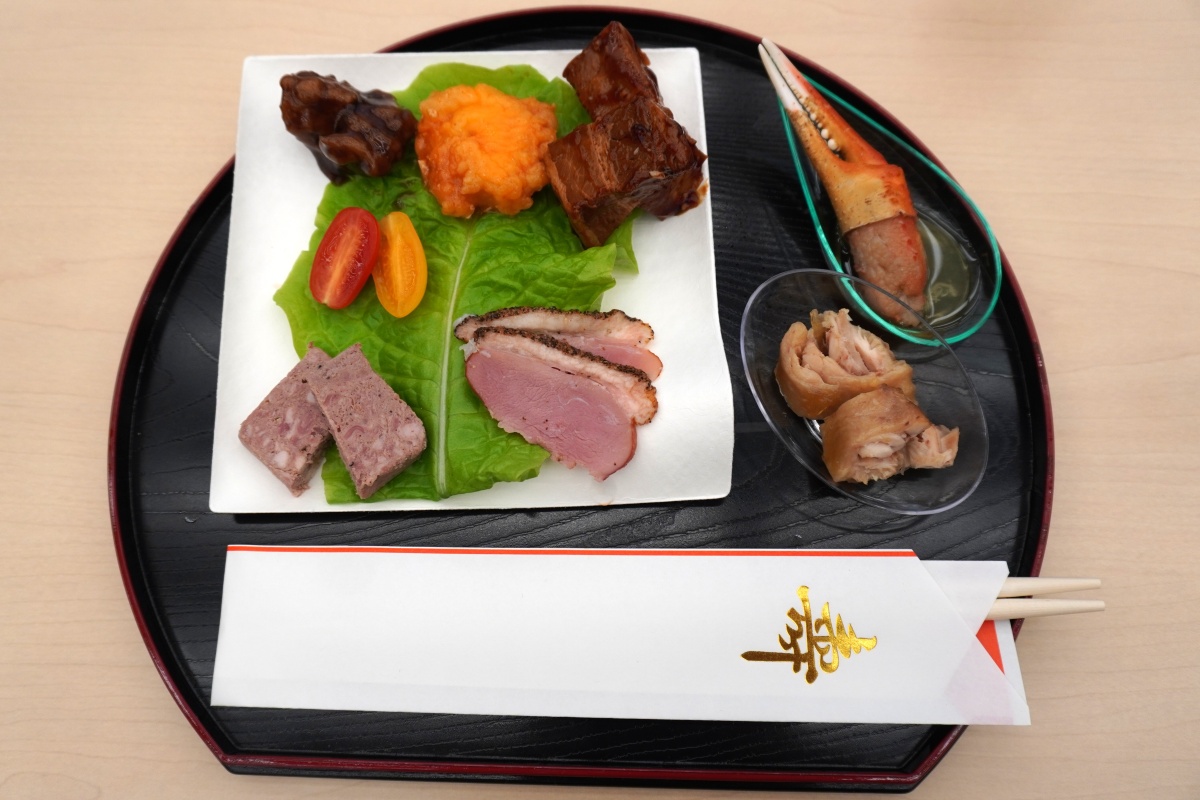試食で提供されたおせち