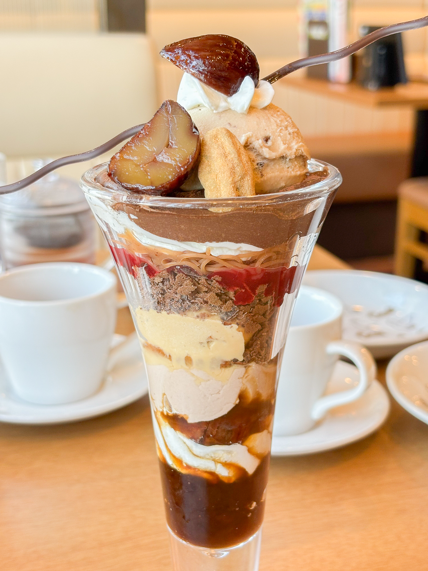 「マロンとショコラのパフェ」（1265円）