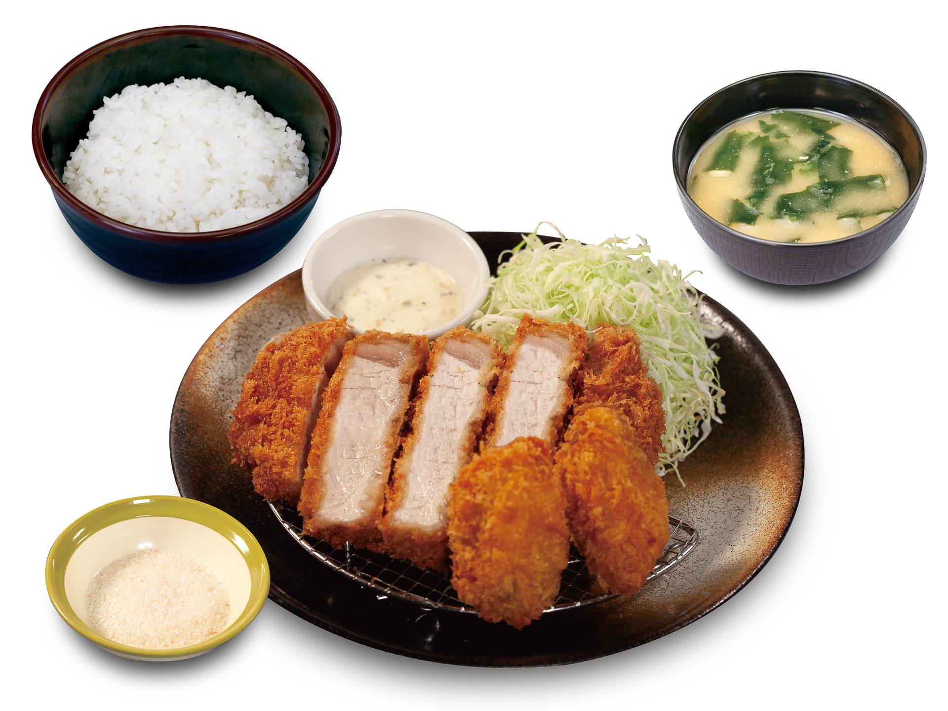 「国産雪国育ち厚切りロースかつ＆カキフライ（2個）定食」（1350円）