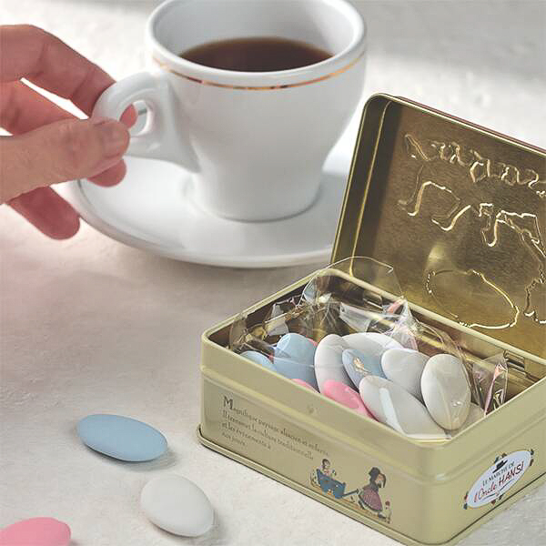 カルディ「オンクルアンシ チョコドラジェ ピンク小缶」