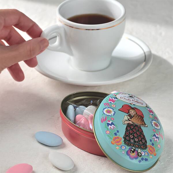 カルディ「オンクルアンシ チョコドラジェ オーバルブルー缶」