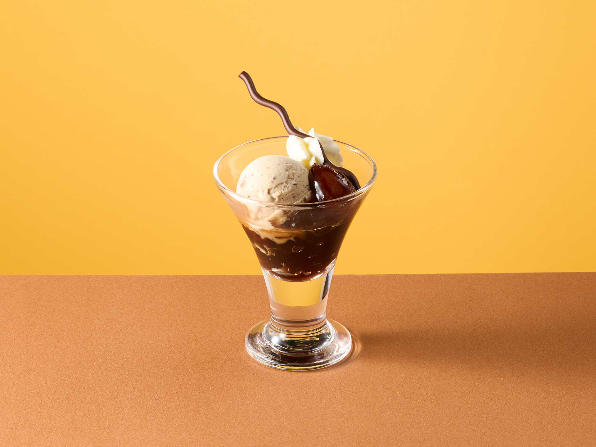 「マロンと紅茶ゼリーのグラスデザート」（429円）