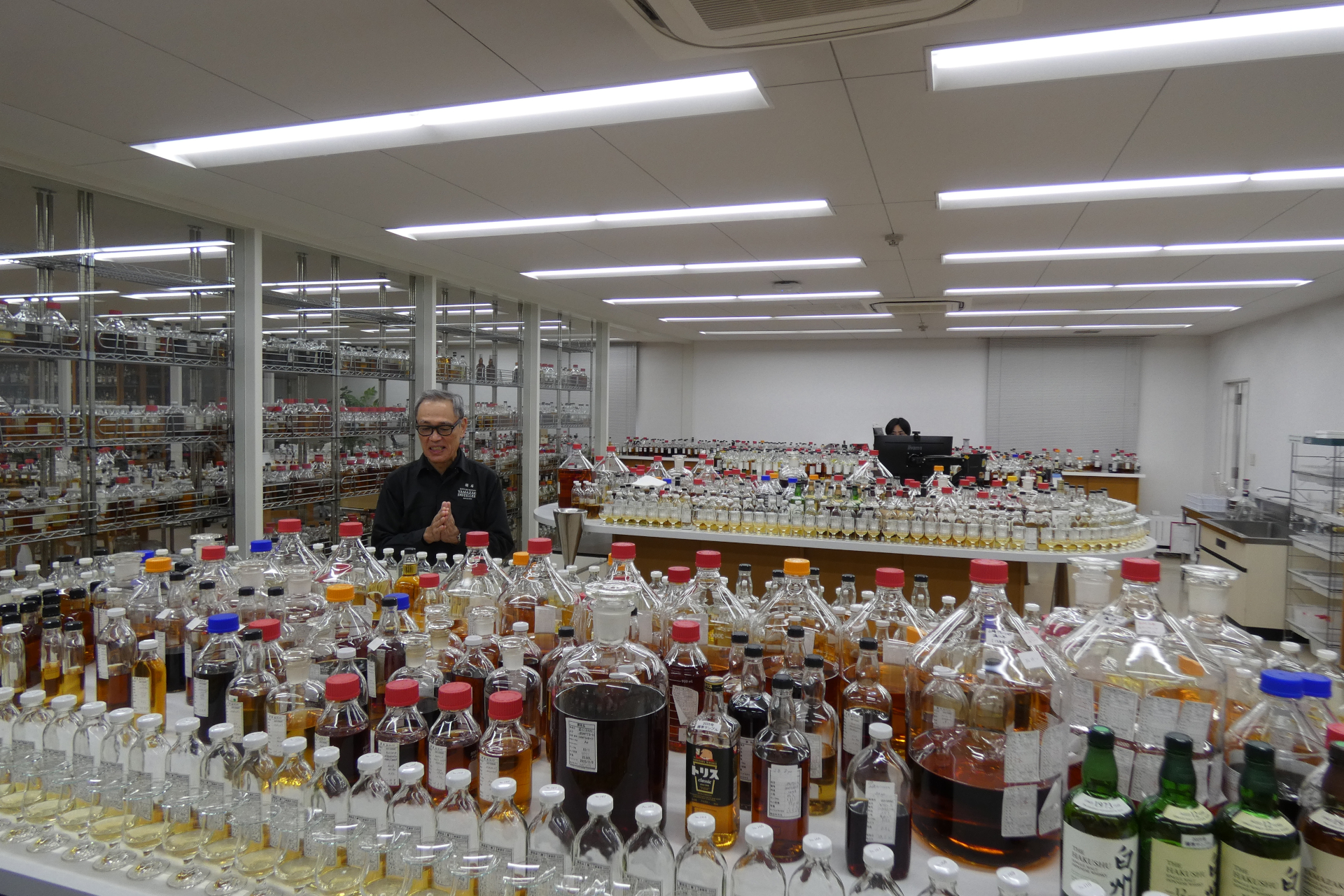 特別に立ち入りが許可されたブレンダー室内