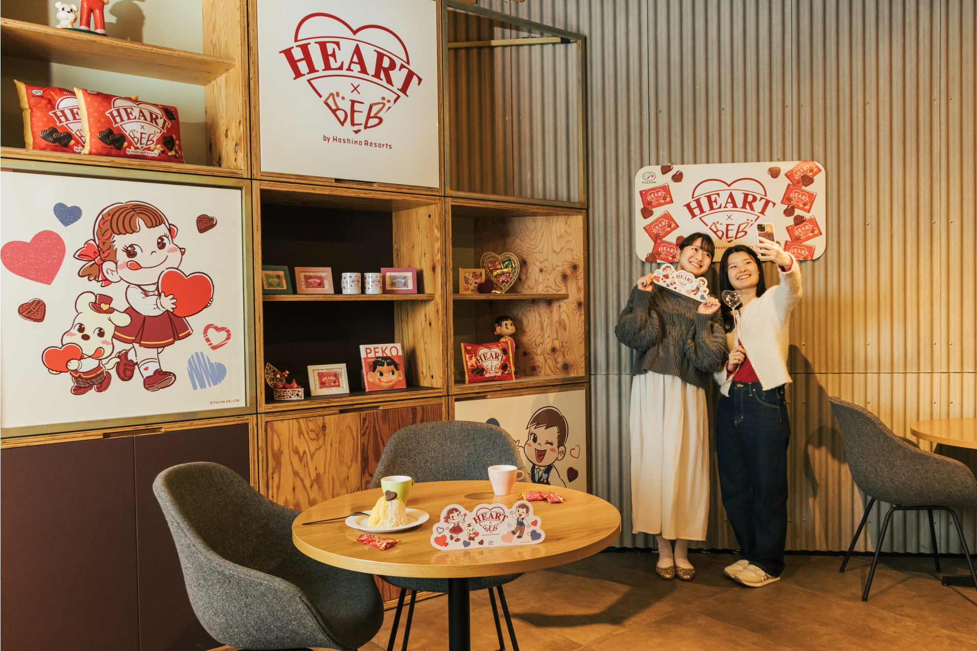 ホテルのパブリックスペースには「ハートチョコレート」をモチーフにしたフォトスポットが