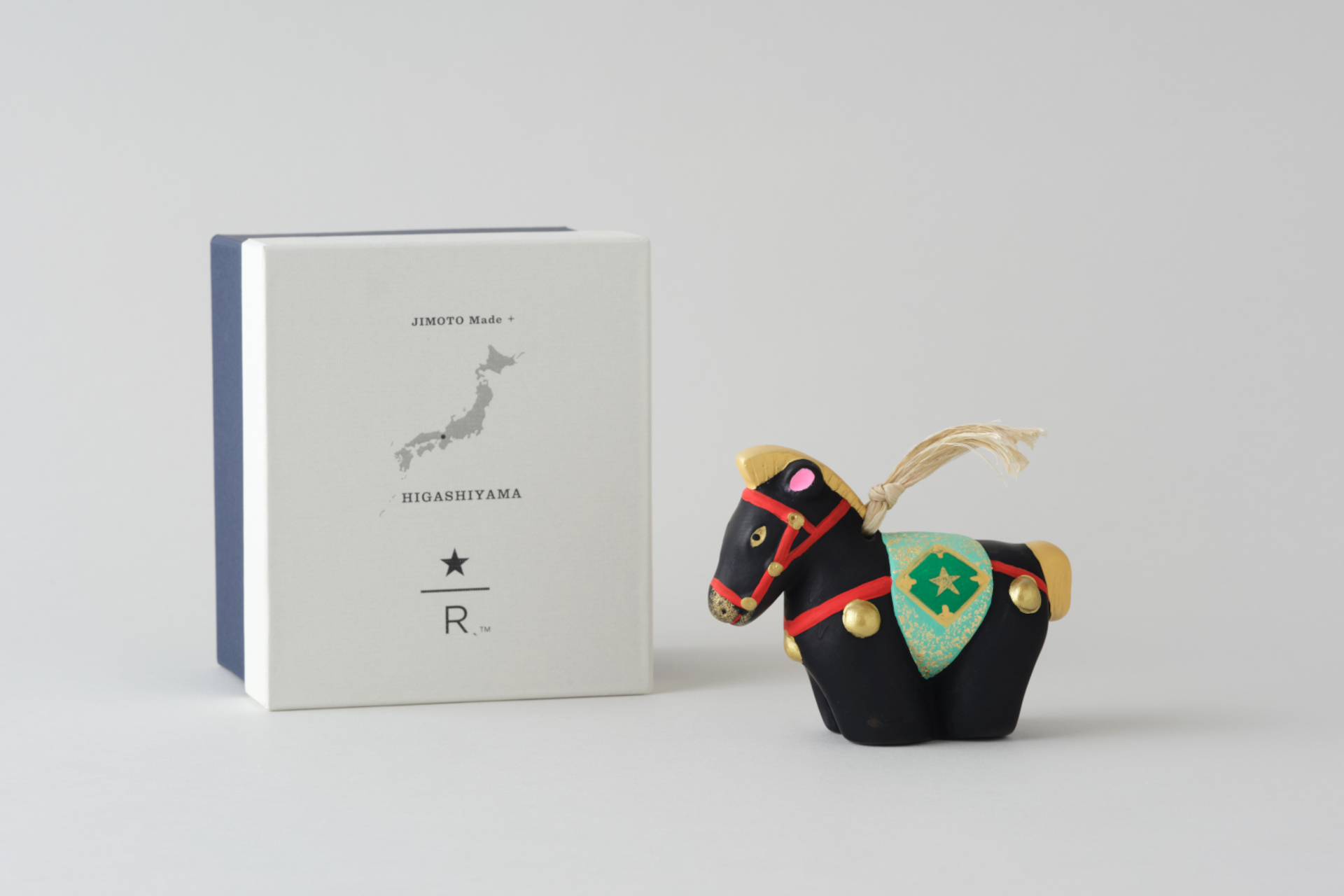 「JIMOTO Made＋ 東山 干支土鈴午白/干支土鈴午黒」（各4900円）