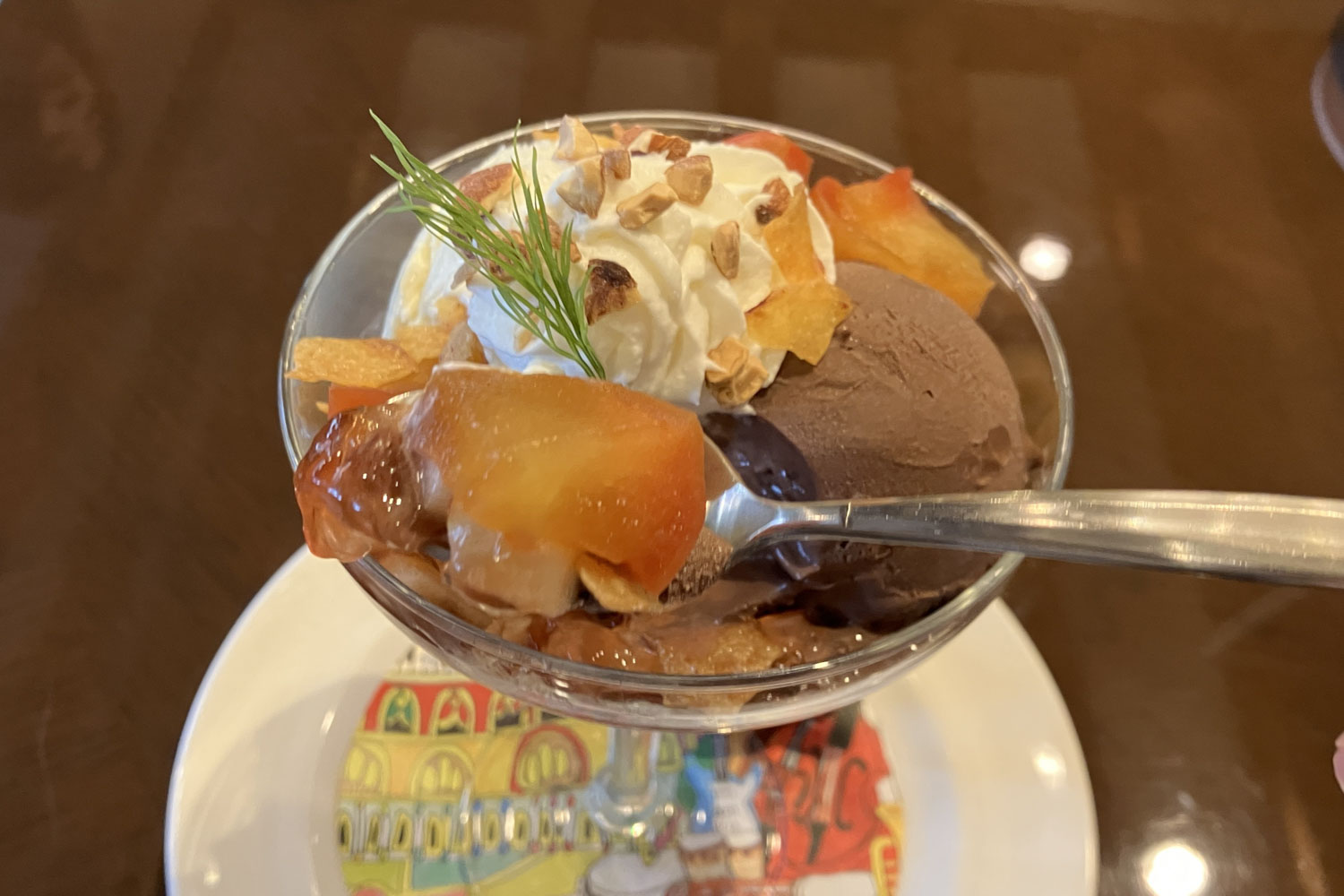 紅玉りんごとチャイ風ゼリー、アイスクリームの味わいがマッチ