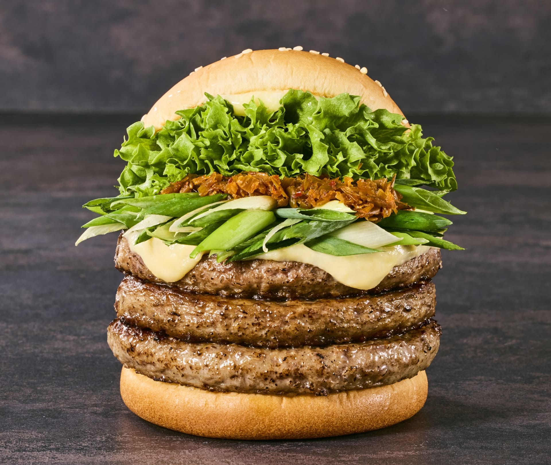 フレッシュネスバーガー「九条ネギと西京味噌の黒毛和牛バーガー」トリプル