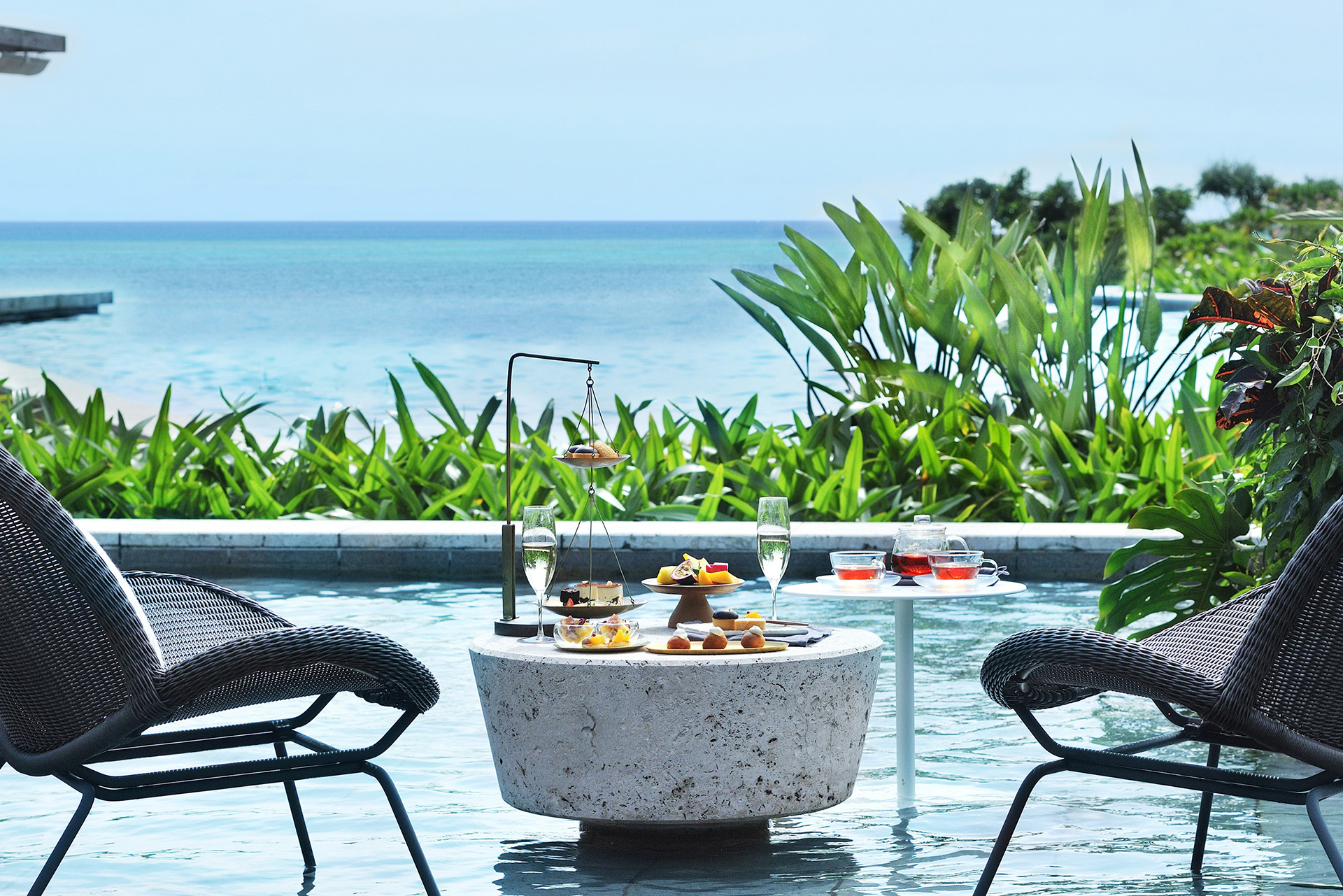 星野リゾート 星のや沖縄「琥珀香るアフタヌーンティー」