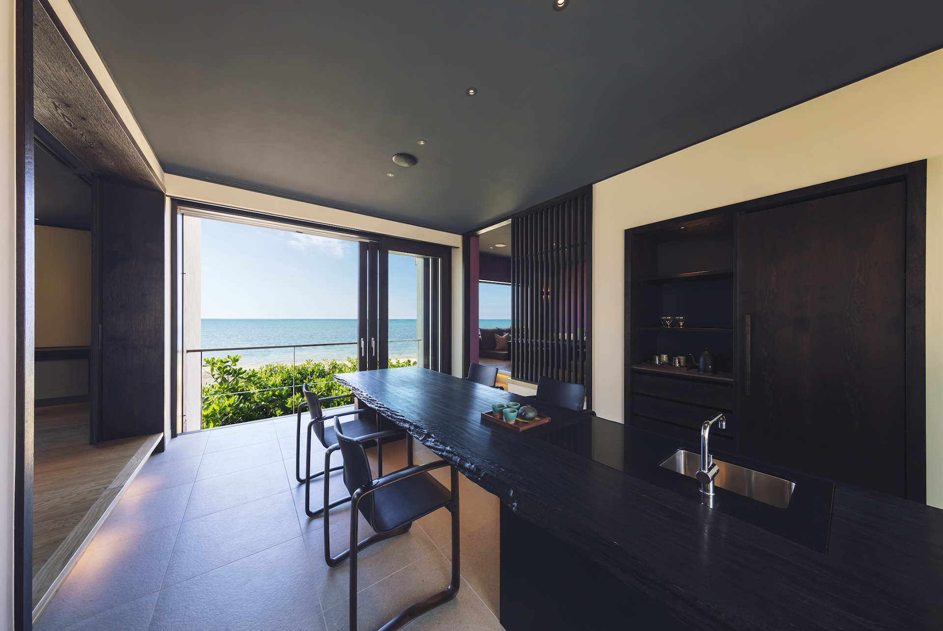 客室フゥシの土間ダイニング