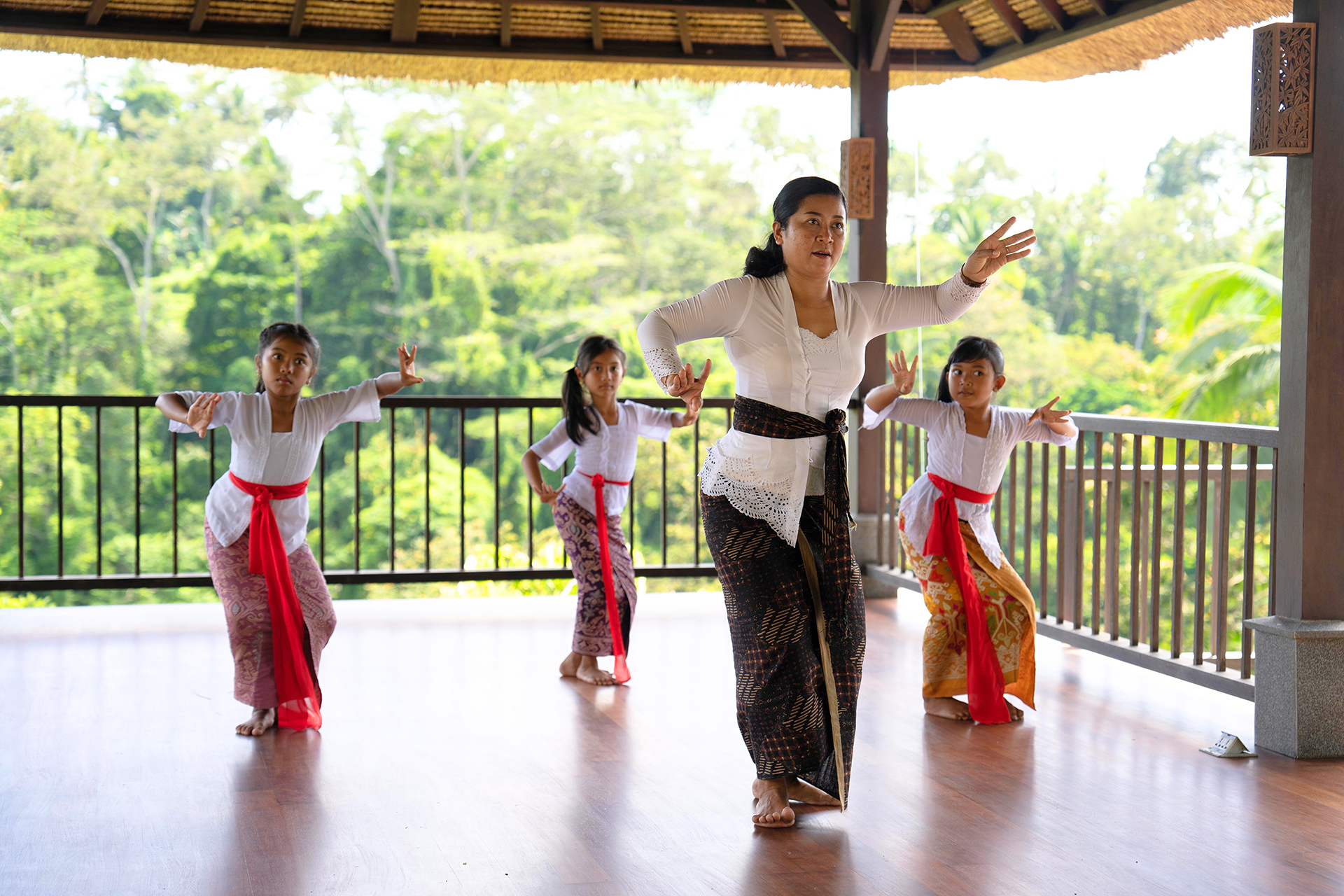 子供向けバリ舞踊レッスン