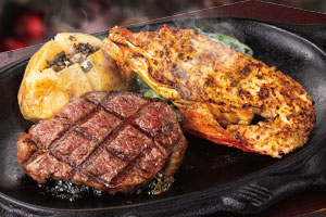 「トリュフ仕立て 熟成フィレステーキ100g＆ロブスター黄金焼＜トリュフグレイビーソース＞」（5588円）