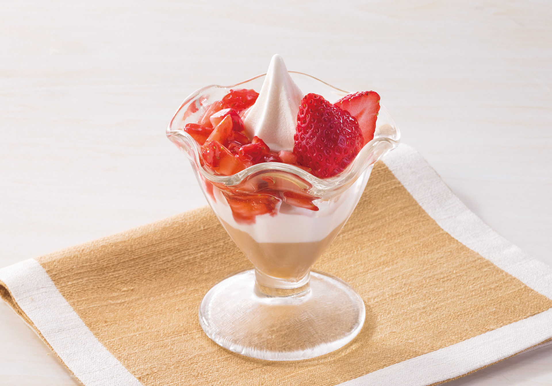 「苺ロイヤルミルクティー」（539円）