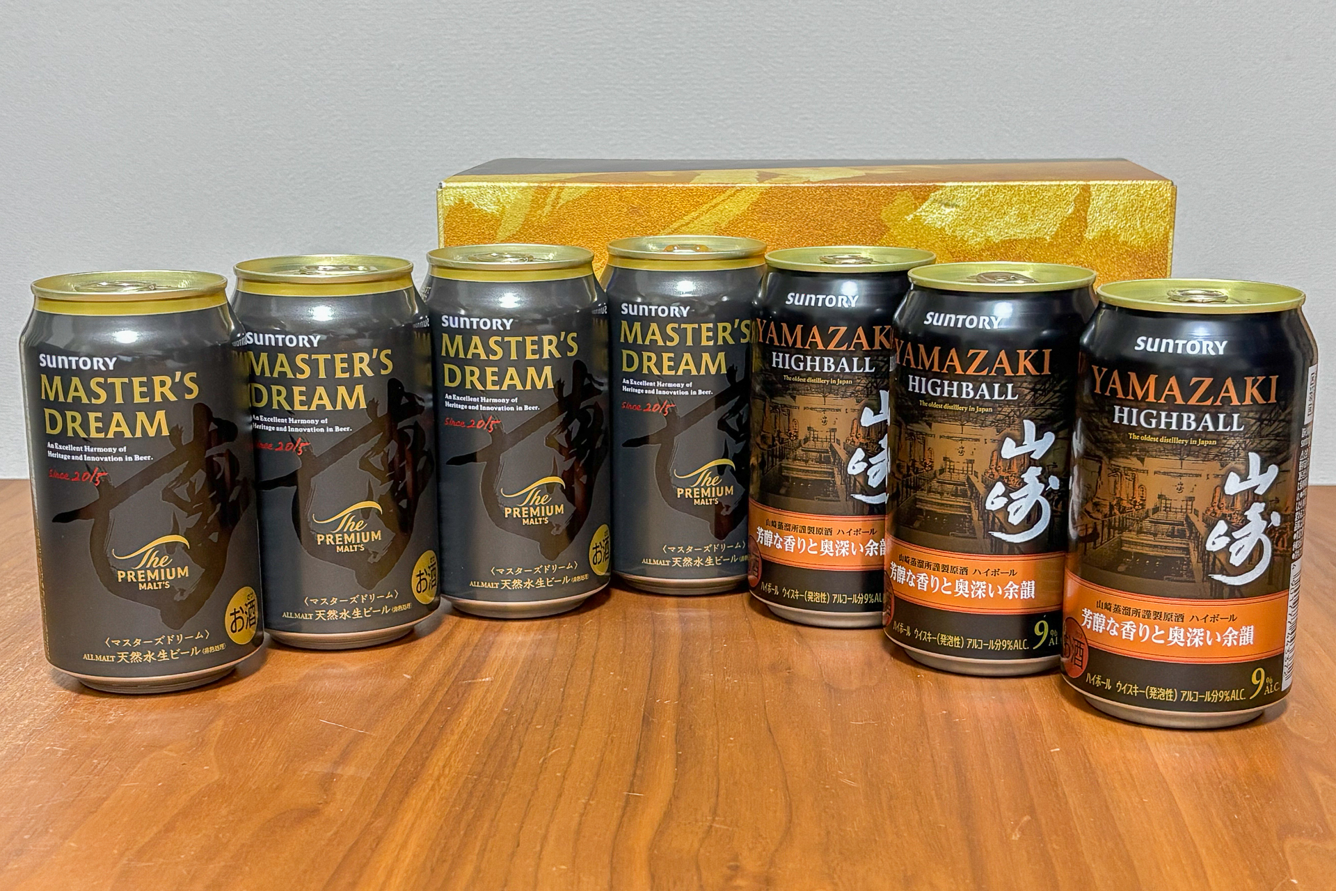 「サントリープレミアムハイボール山崎〈芳醇な香りと奥深い余韻〉」と「ザ・プレミアム・モルツ マスターズドリーム」