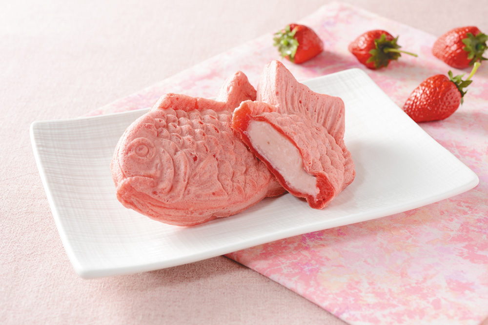 「Uchi Café もっちりとした紅いたい焼き いちごクリーム」（189円）