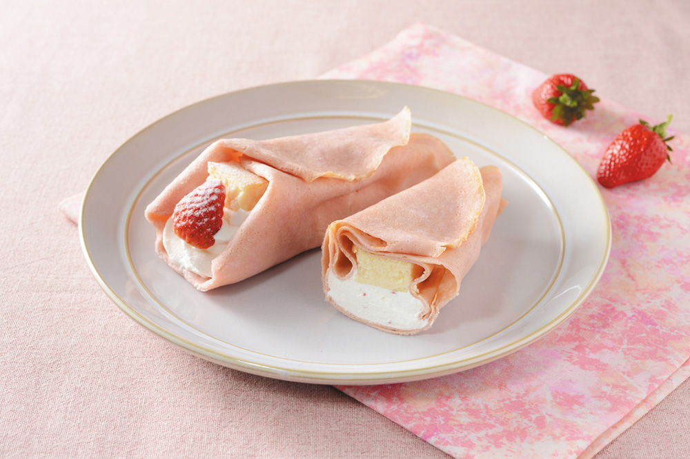 「Uchi Café いちごとチーズケーキのクレープ」（346円）