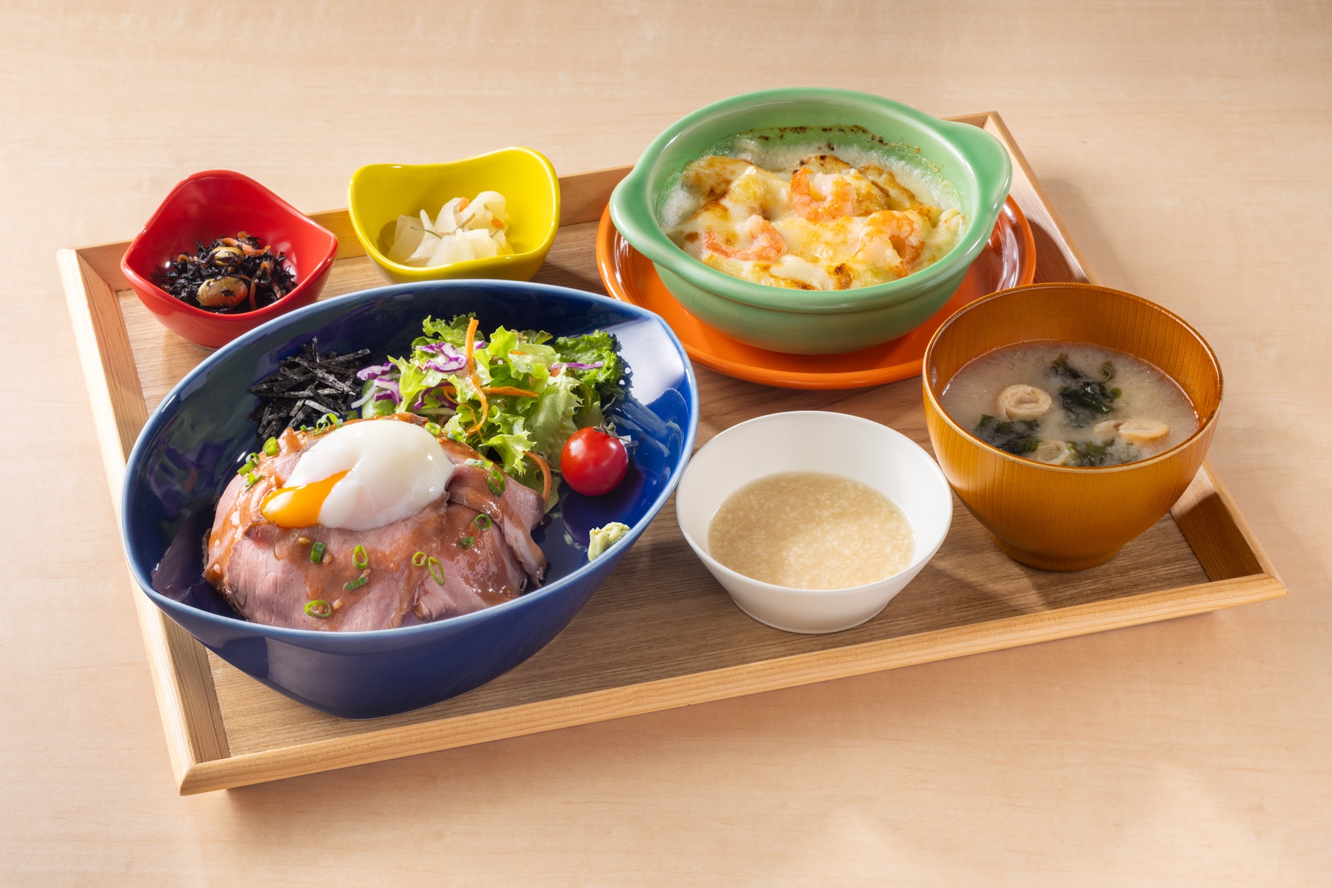 山芋とろとろ赤身肉のローストビーフごはん＆選べる副菜