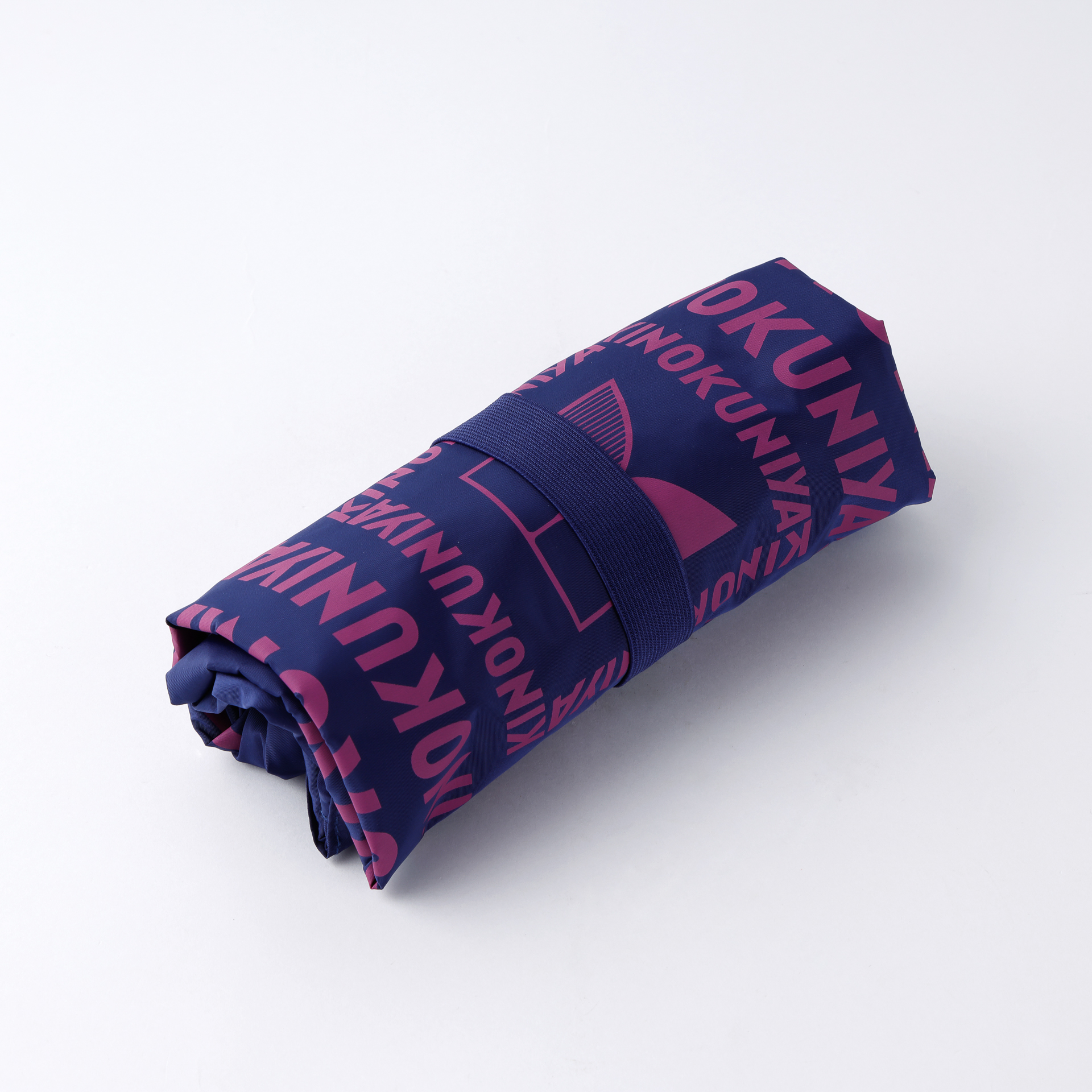 付属のゴムバンドでコンパクトにまとまる