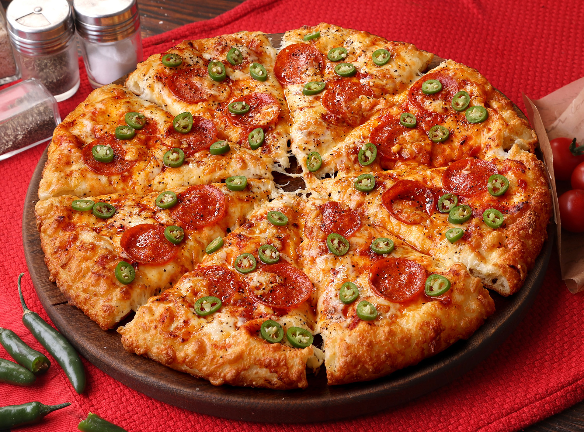 【大辛/唐辛子2倍】「ピザーラ セラーノペッパー」（P 2060円～、M 2380円～、L 3800円～）