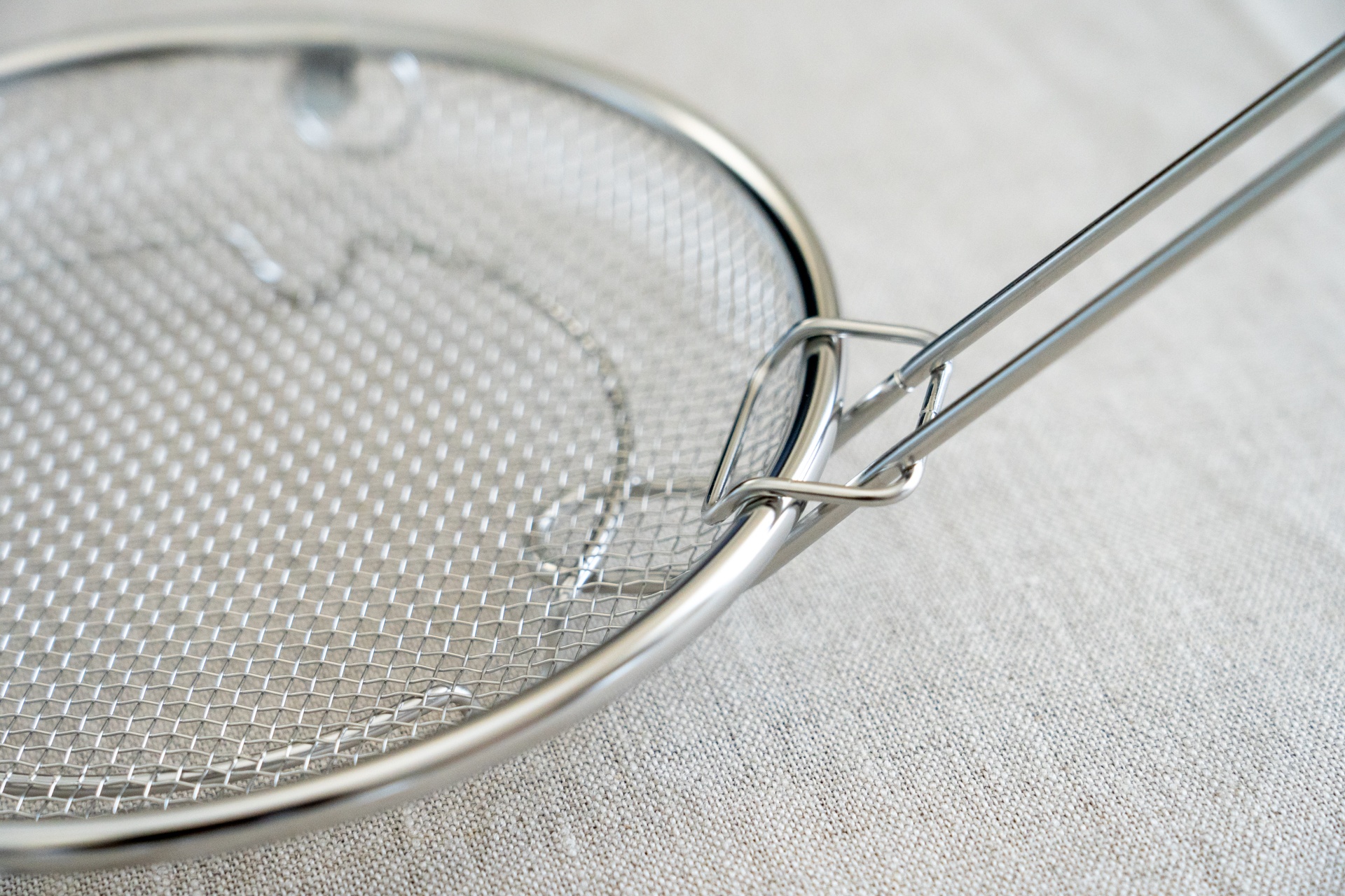 やけど防止にもなる持ち上げ用フック