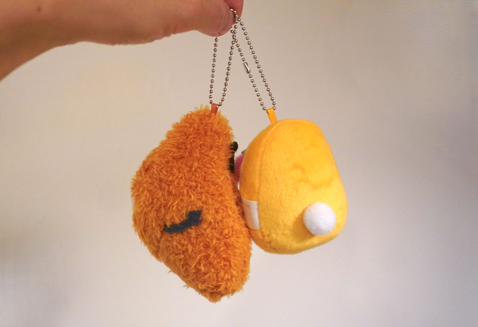 どちらもしっぽが付いている