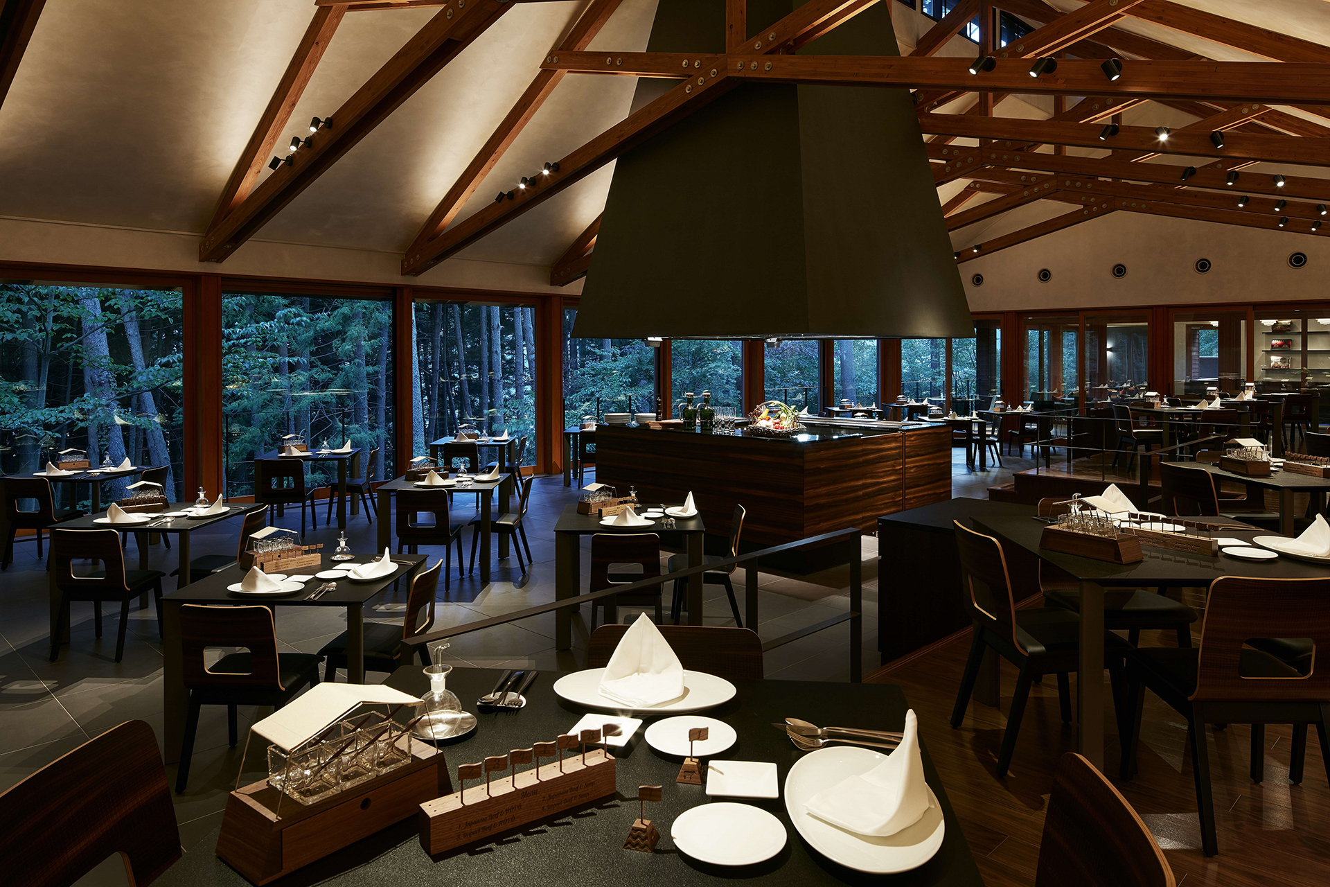 ダイニングの夕景