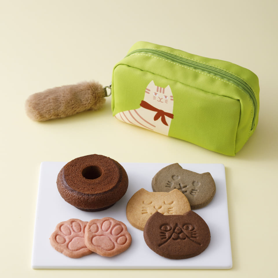 紀ノ国屋“ねこ”デザインのポーチ/ミニバッグ発売。ポーチにはモフモフ