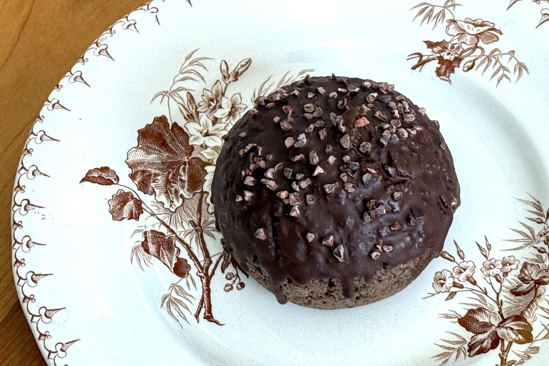 フツーはこのままかぶりつくところですが、カットしてみましょう