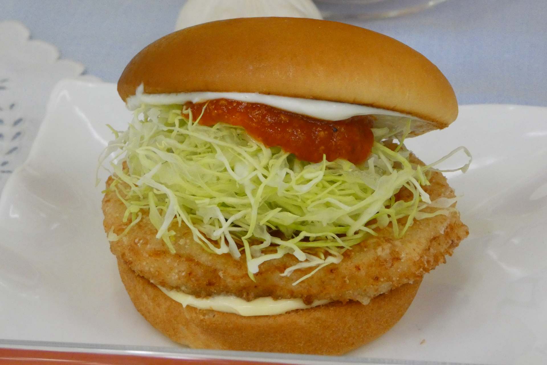 ガーリックトマトのとり竜田バーガー ～国産クリームチーズ～