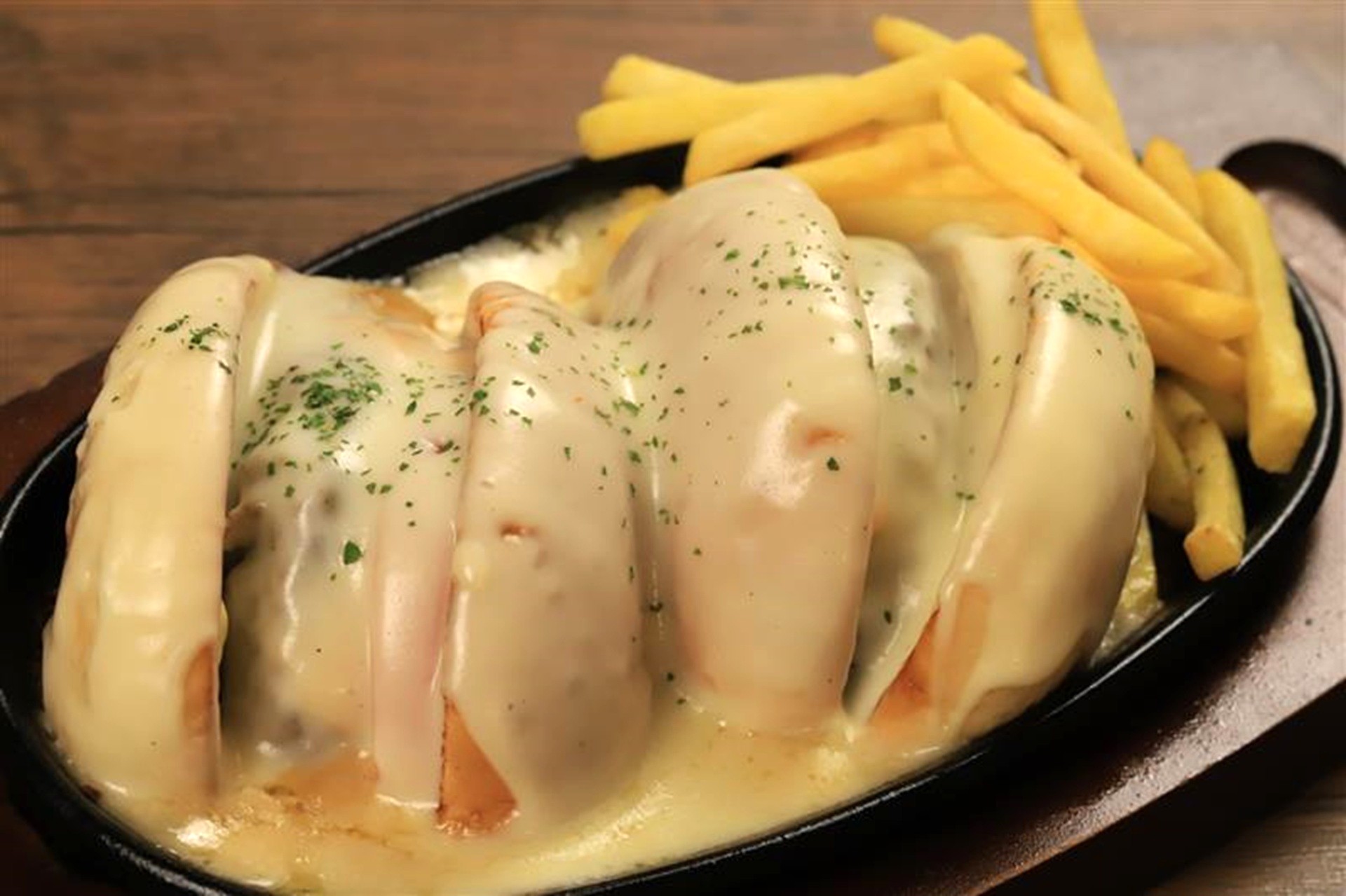 ステーキ宮の「チーズヴェールハンバーガー」