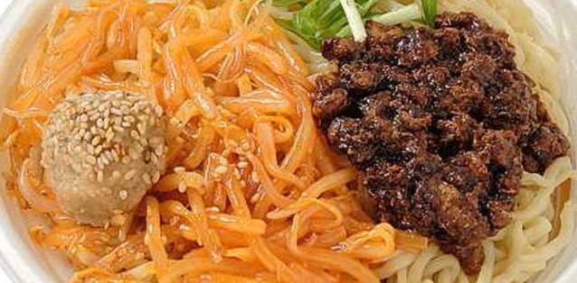 こだわりの「白ごま玉」と「肉みそ」トッピング