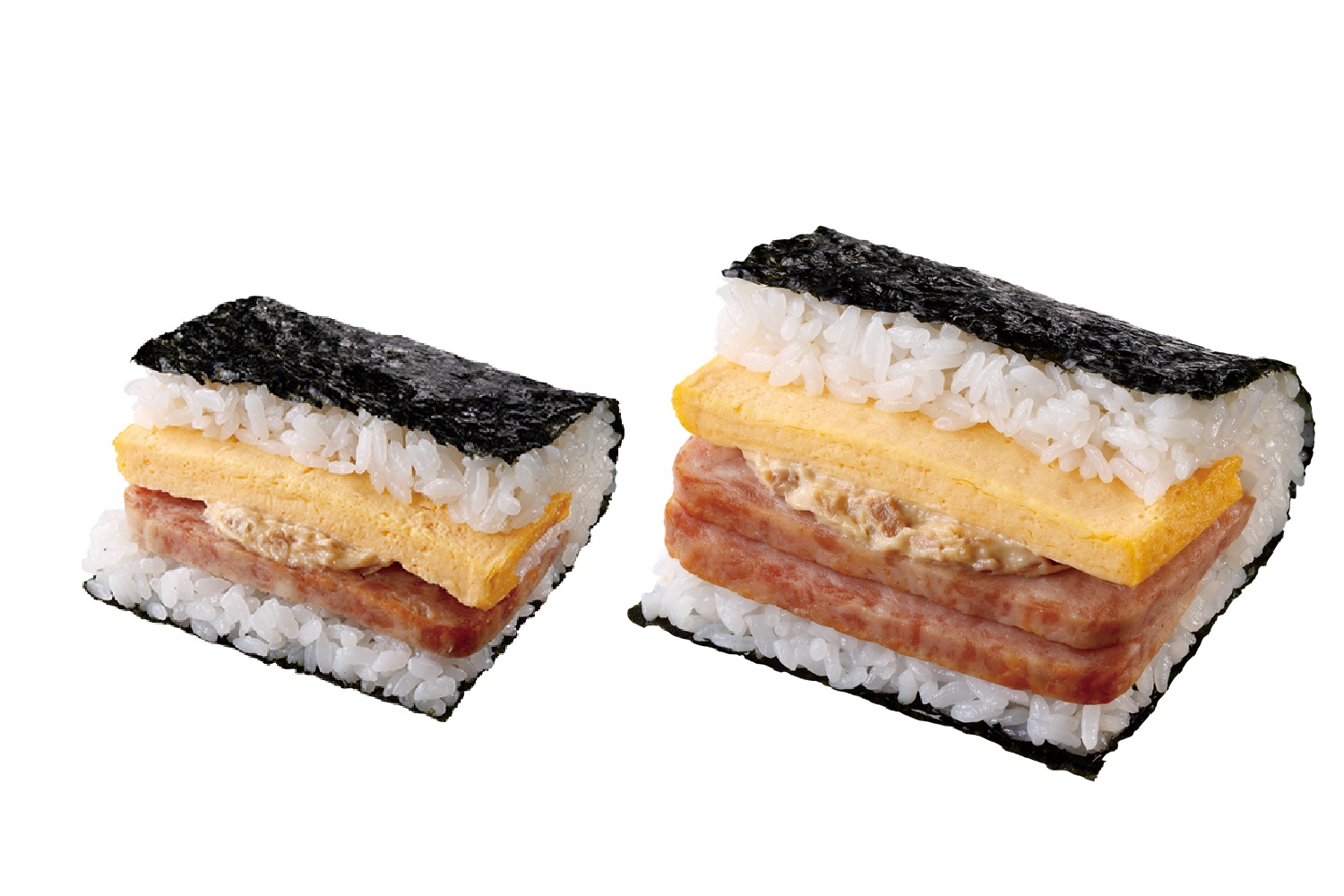 左が従来品、右が「盛りすぎ！具！おにぎり ポーク玉子（シーチキンマヨネーズ）」（322円）