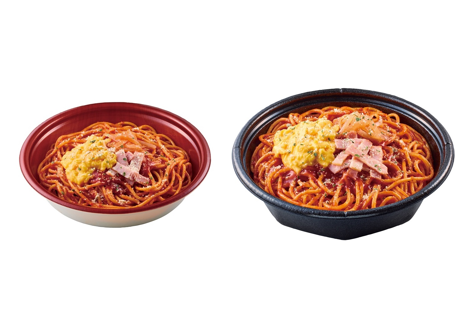 左が従来品、右が「盛りすぎ！ナポリタン」（697円）