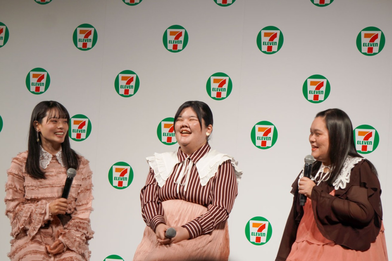 「ぼる塾」の（右から）田辺智加さん・あんりさん・きりやはるかさんが登場