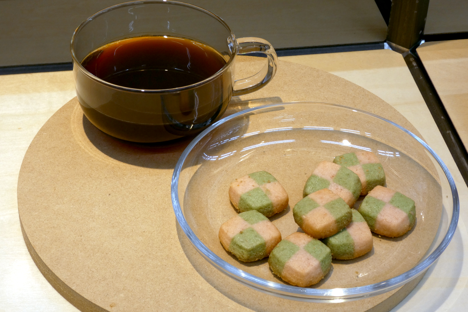 「桜のアイスボックスクッキー」（50g、220円、1月下旬発売）