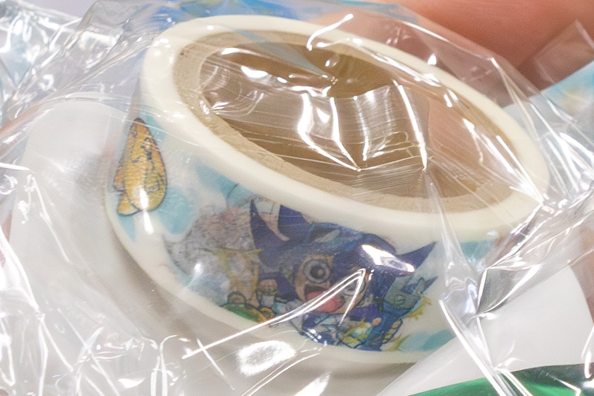 中身はキャラクターが描かれたマスキングテープ