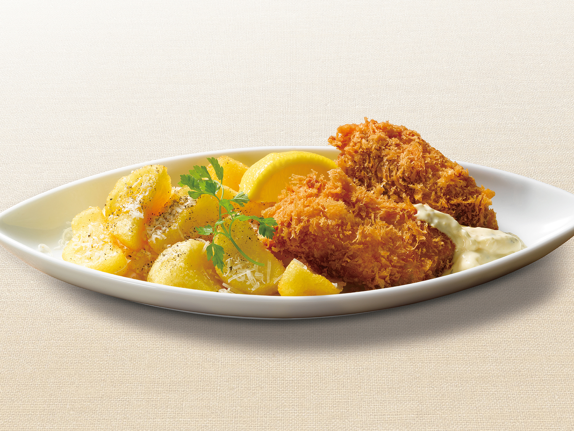 「北海道産真鱈フライときたあかりのフライドポテト～黒胡椒＆パルミジャーノ・レッジャーノ～」（1298円）