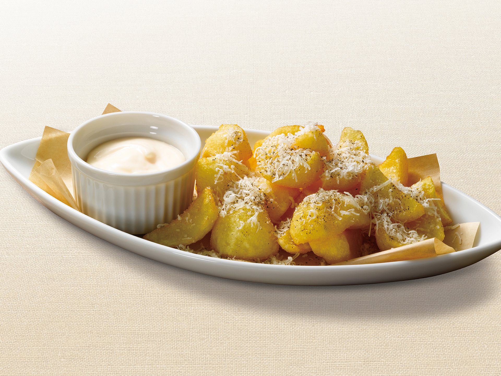 「北海道産きたあかりのフライドポテト～黒胡椒＆パルミジャーノ・レッジャーノ～」（968円）