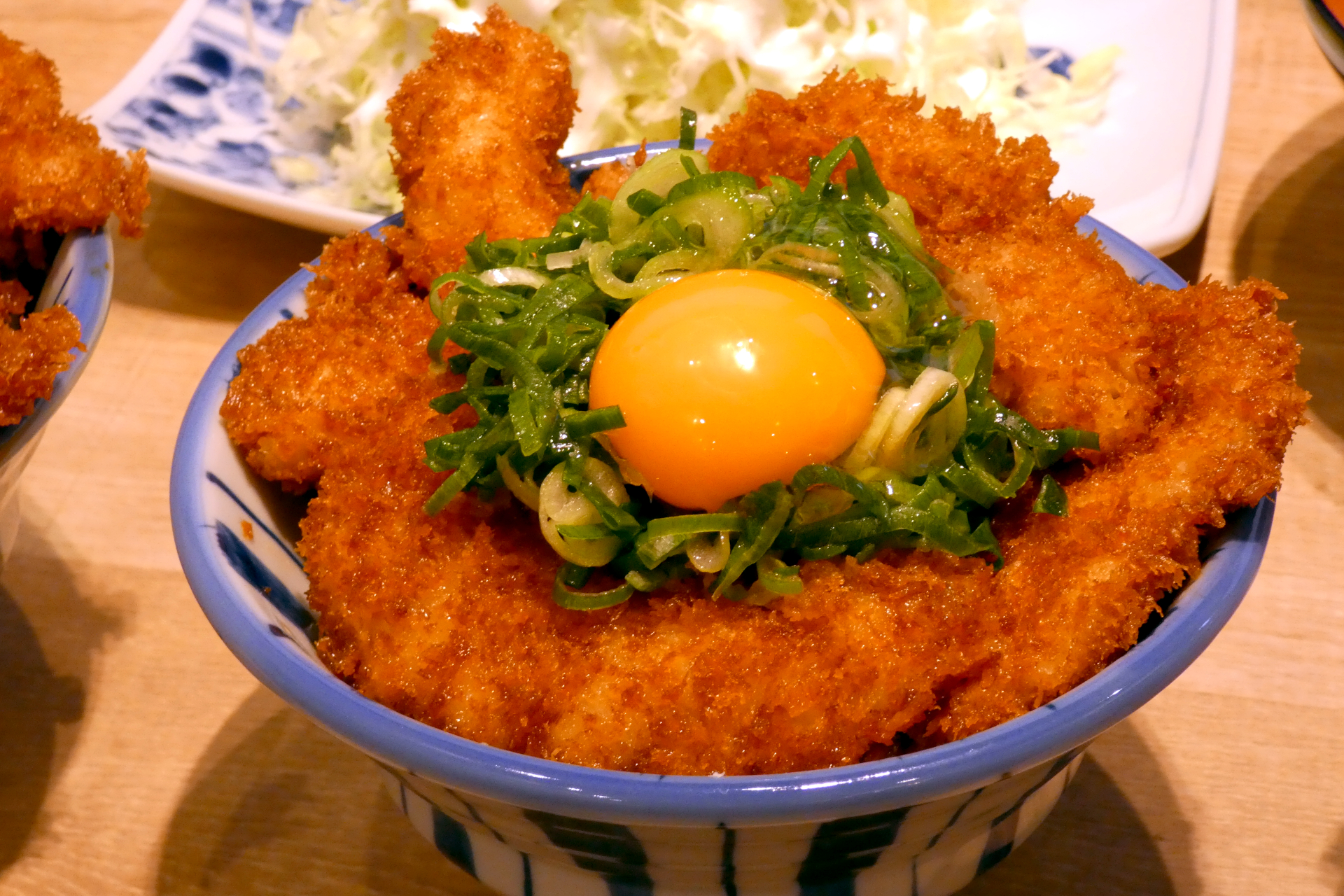 「鶏たれかつ丼」4枚＋ネギ玉