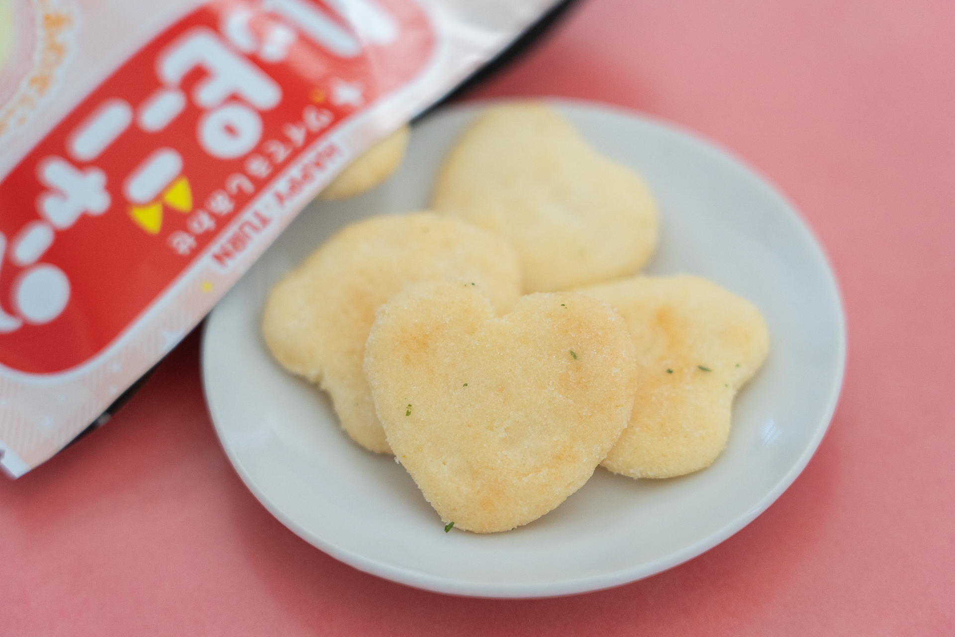 ハート型のハッピーターンがなんだか新鮮。バレンタインにも良さそう♪